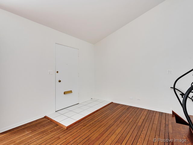 647 Spring Rd, Glenview, IL 60025 photo 3
