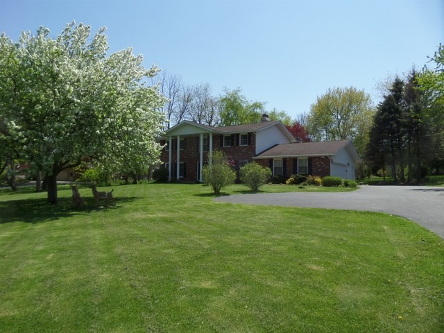 38 W515 Arrowmaker Pass, Elgin, IL 60124 photo 2