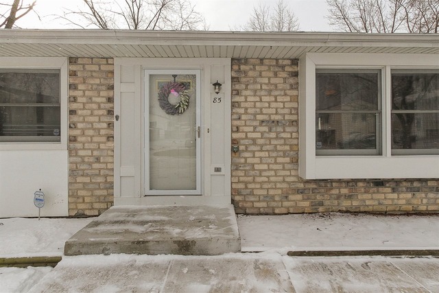 85 Joslyn Dr, Elgin, IL 60120 photo 2