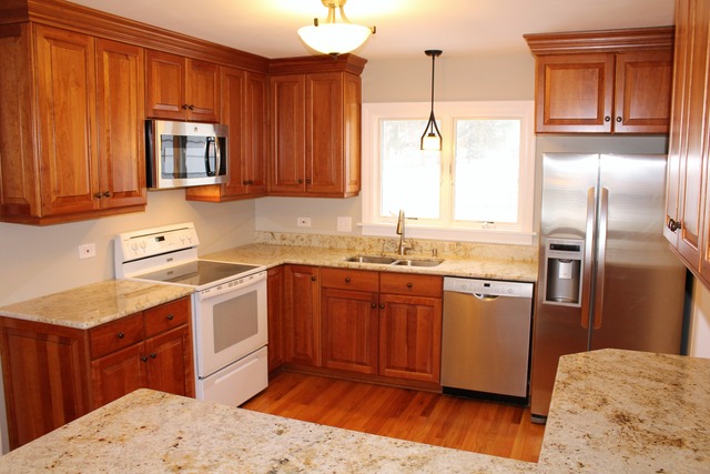 918 S Main St, Wheaton, IL 60189 photo 3