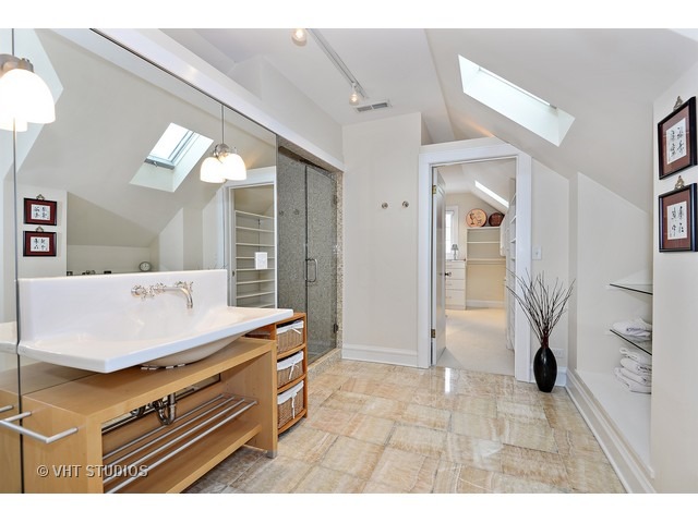 5903 N Kostner Ave, Chicago, IL 60646 photo 8