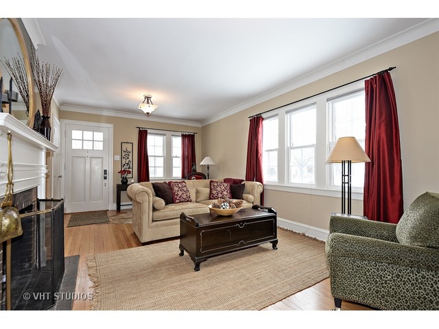 5903 N Kostner Ave, Chicago, IL 60646 photo 3