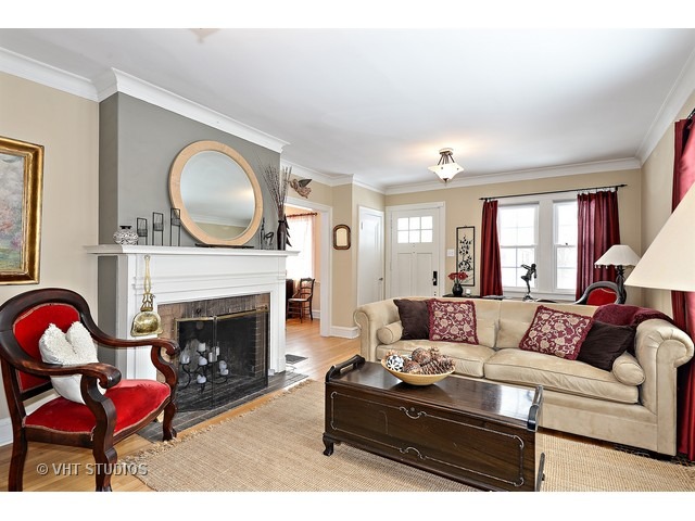 5903 N Kostner Ave, Chicago, IL 60646 photo 2