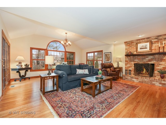 25 W752 Chieftain Ln, Wheaton, IL 60189 photo 12