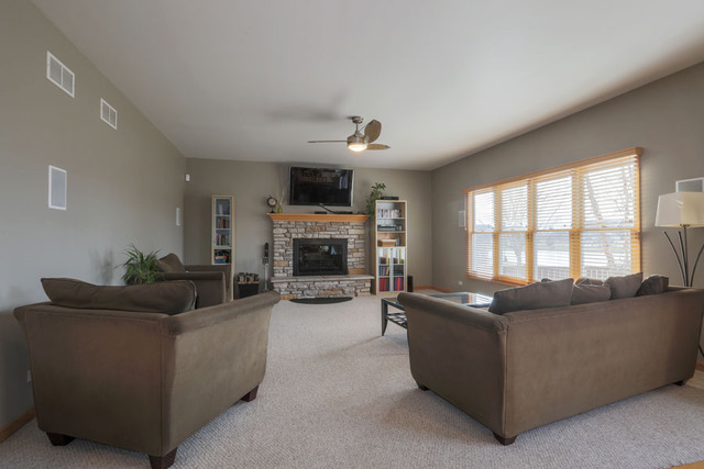 2047 Gardner Cir, Aurora, IL 60503 photo 9