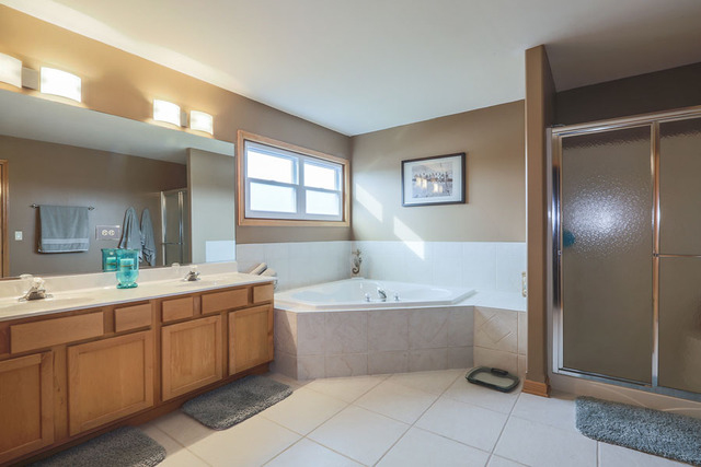 2047 Gardner Cir, Aurora, IL 60503 photo 12