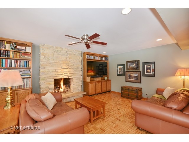 1424 S Main St, Wheaton, IL 60189 photo 13