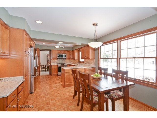 1424 S Main St, Wheaton, IL 60189 photo 8
