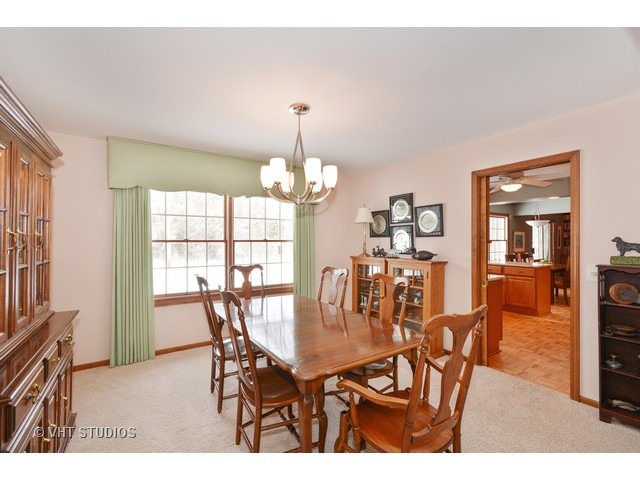 1424 S Main St, Wheaton, IL 60189 photo 11