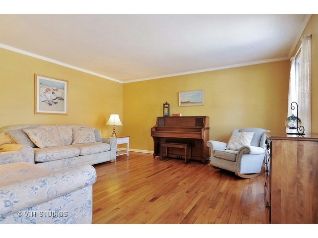 88 Redstart Rd, Naperville, IL 60565 photo 2
