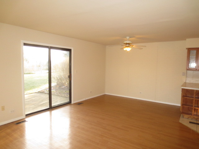 690 Brighton Pl #13A, Wheeling, IL 60090 photo 4