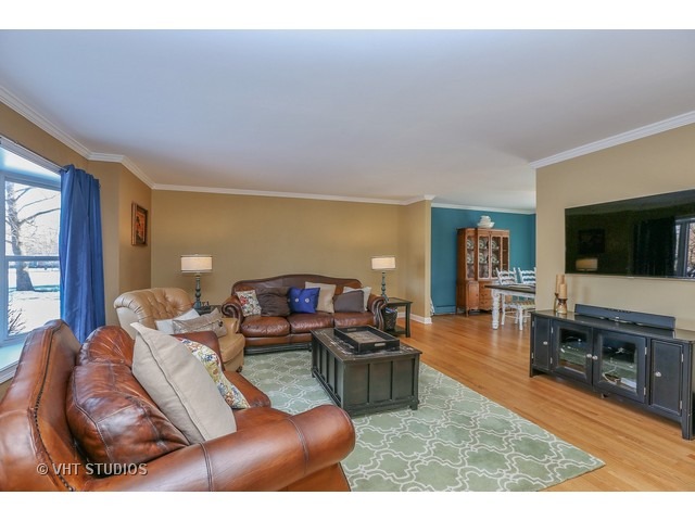 237 Valley Rd, Cary, IL 60013 photo 5