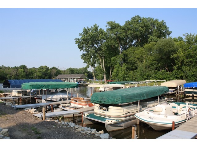 237 Valley Rd, Cary, IL 60013 photo 24