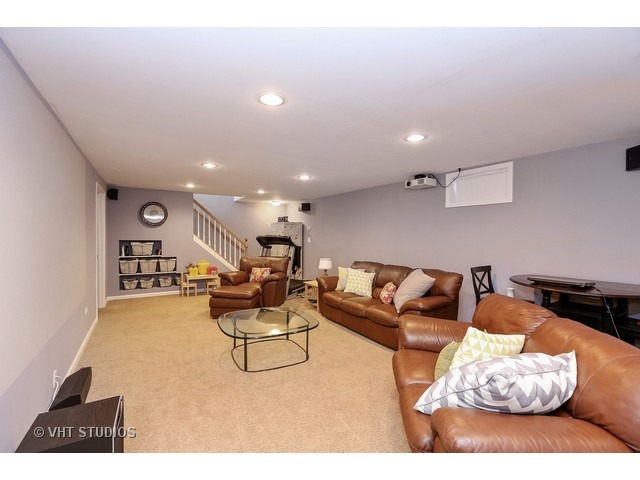 237 Valley Rd, Cary, IL 60013 photo 14