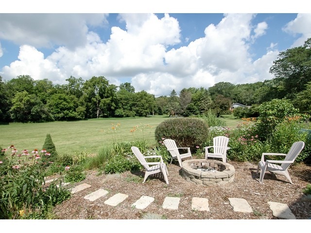 237 Valley Rd, Cary, IL 60013 photo 16