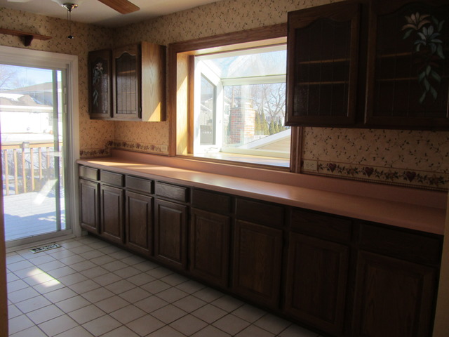 1250 Hassell Rd, Hoffman Estates, IL 60169 photo 9