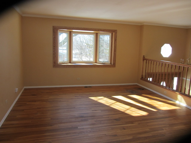 1250 Hassell Rd, Hoffman Estates, IL 60169 photo 4