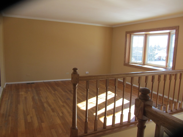 1250 Hassell Rd, Hoffman Estates, IL 60169 photo 3