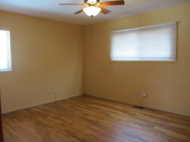1250 Hassell Rd, Hoffman Estates, IL 60169 photo 12
