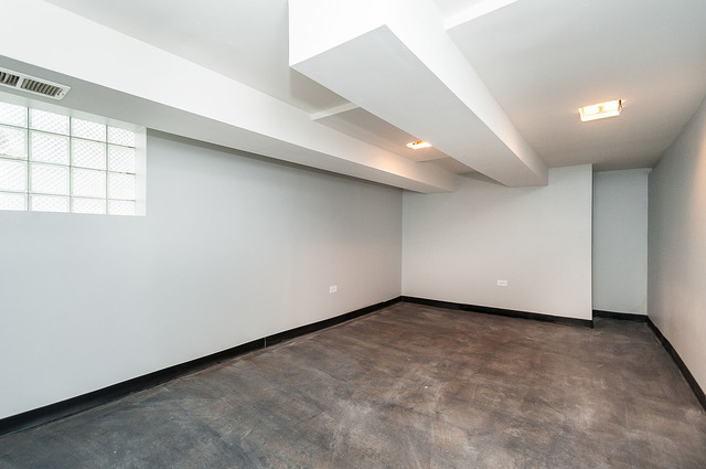 535 E 46th St, Chicago, IL 60653 photo 12