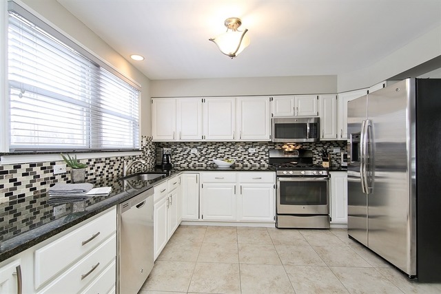 748 Elmgate Dr, Glenview, IL 60025 photo 4
