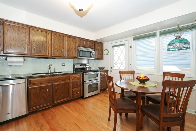 4123 N Firestone Ct, Hoffman Estates, IL 60192 photo 9