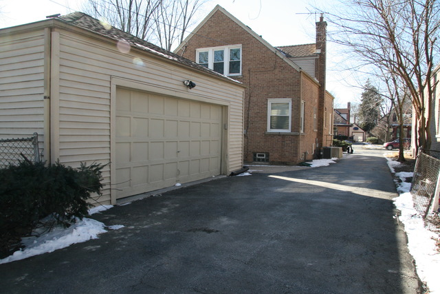 421 Darrow Ave, Evanston, IL 60202 photo 19
