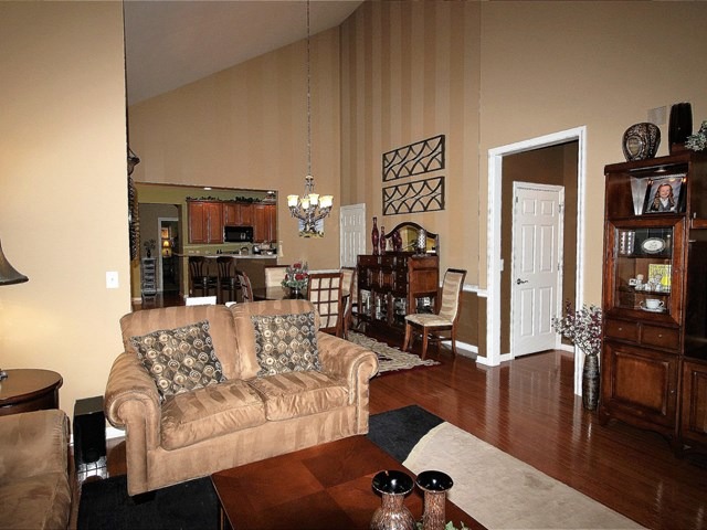 1035 Riviera Dr, Elgin, IL 60124 photo 5