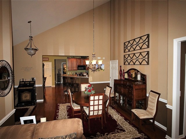 1035 Riviera Dr, Elgin, IL 60124 photo 4