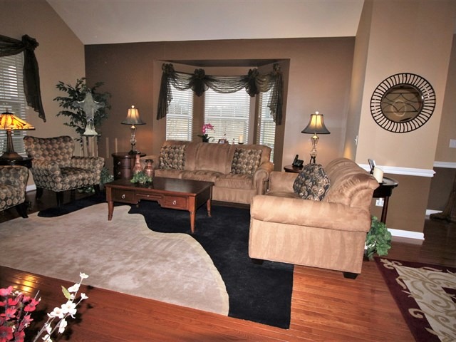 1035 Riviera Dr, Elgin, IL 60124 photo 6