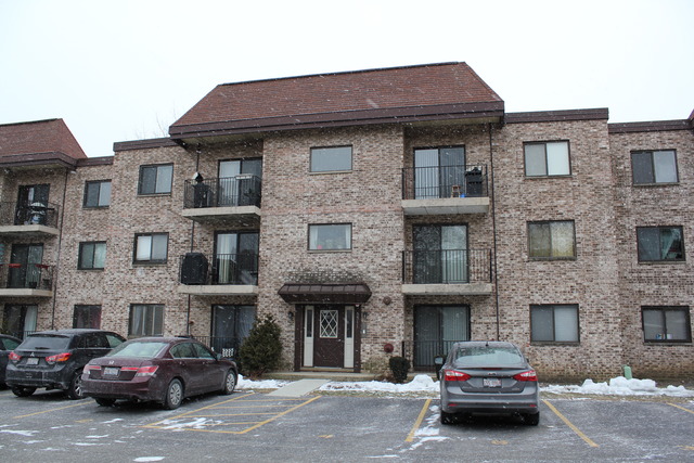 5511 Chateau Dr #1, Rolling Meadows, IL 60008 photo 1