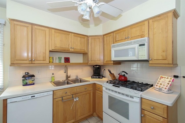 3965 Winston Dr, Hoffman Estates, IL 60192 photo 7