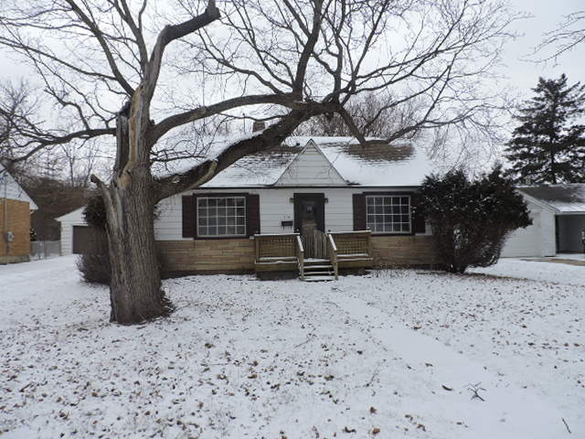 714 S 3rd St, Dundee, IL 60118 photo 1