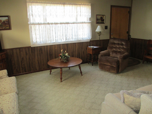 210 Calhoun St, Peru, IL 61354 photo 3