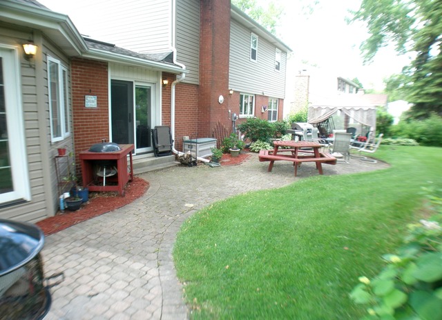 2 S373 Seneca Dr, Wheaton, IL 60189 photo 19