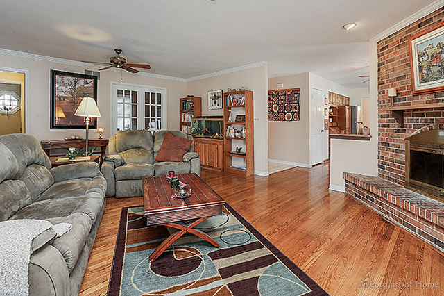 2 S373 Seneca Dr, Wheaton, IL 60189 photo 4