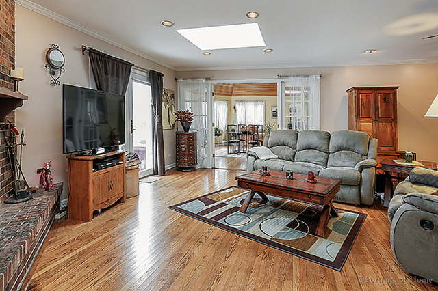 2 S373 Seneca Dr, Wheaton, IL 60189 photo 3