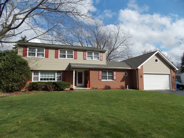 2 S373 Seneca Dr, Wheaton, IL 60189 photo 1