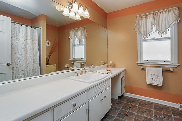 2 S373 Seneca Dr, Wheaton, IL 60189 photo 17