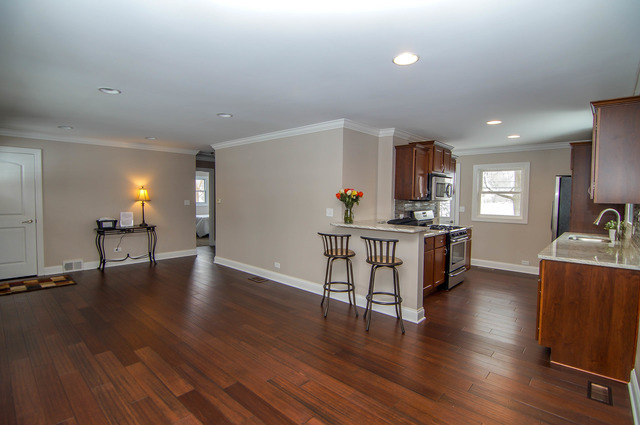 845 E 11th St, Lockport, IL 60441 photo 5