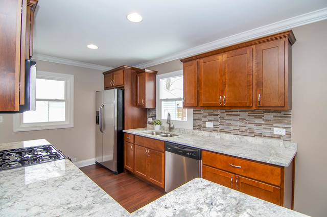 845 E 11th St, Lockport, IL 60441 photo 2