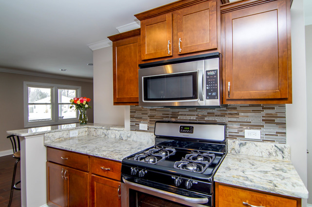 845 E 11th St, Lockport, IL 60441 photo 3