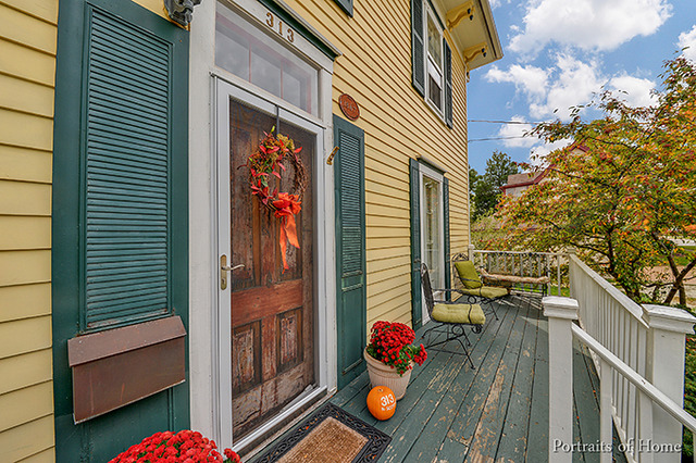 313 N Scott St, Wheaton, IL 60187 photo 2