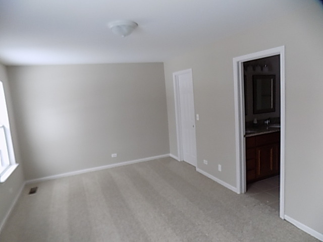 1085 N Elma Ave, Elgin, IL 60120 photo 16
