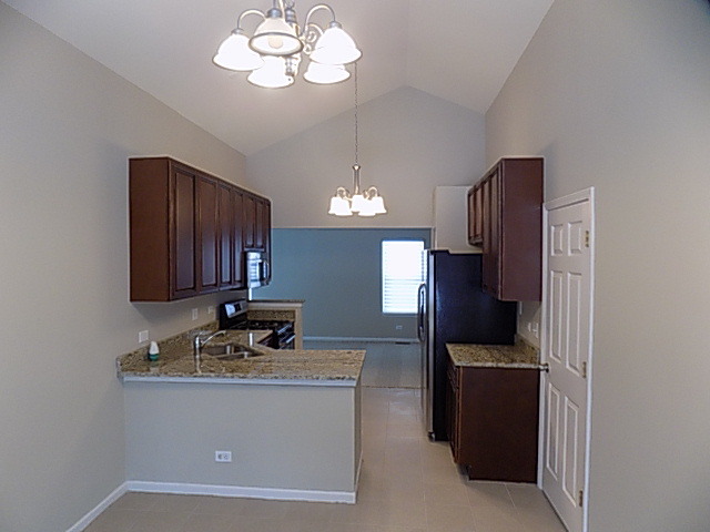 1085 N Elma Ave, Elgin, IL 60120 photo 7