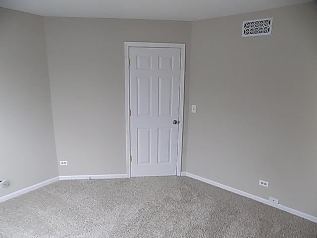 1085 N Elma Ave, Elgin, IL 60120 photo 15