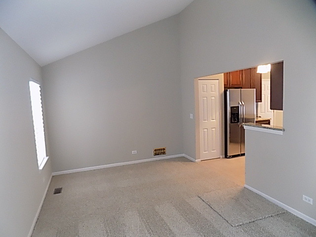 1085 N Elma Ave, Elgin, IL 60120 photo 12