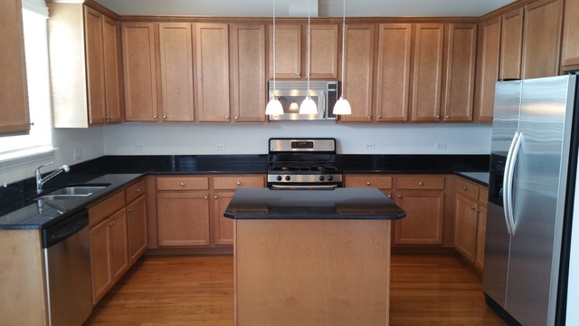 310 Broadmoor Ln, Bartlett, IL 60103 photo 8