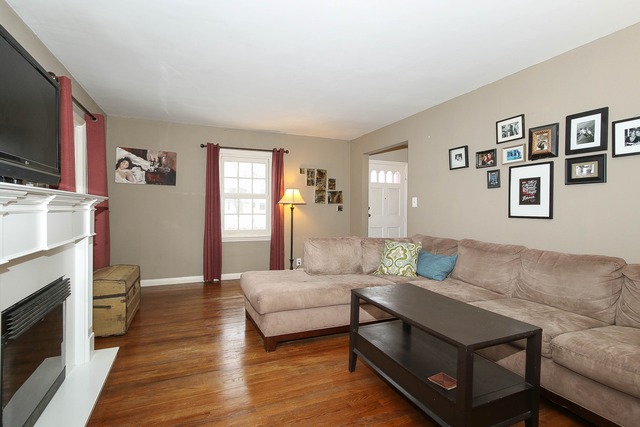 427 Wing Park Blvd, Elgin, IL 60123 photo 4