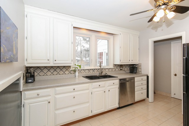 427 Wing Park Blvd, Elgin, IL 60123 photo 5